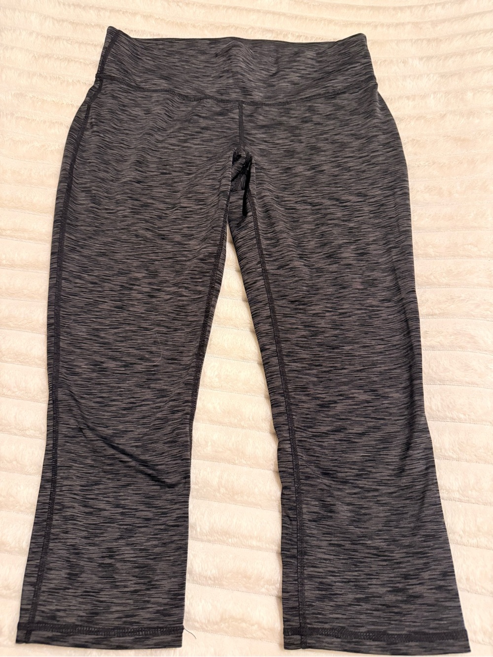 Heathered Gray Cropped Active Leggings